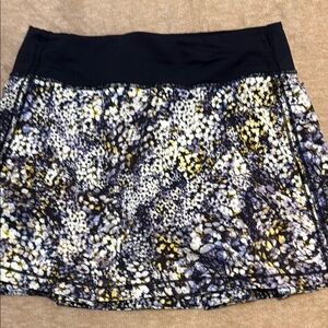 Lululemon Athletica Black,Silver, Purple Skater Mini Skort size 4 tall